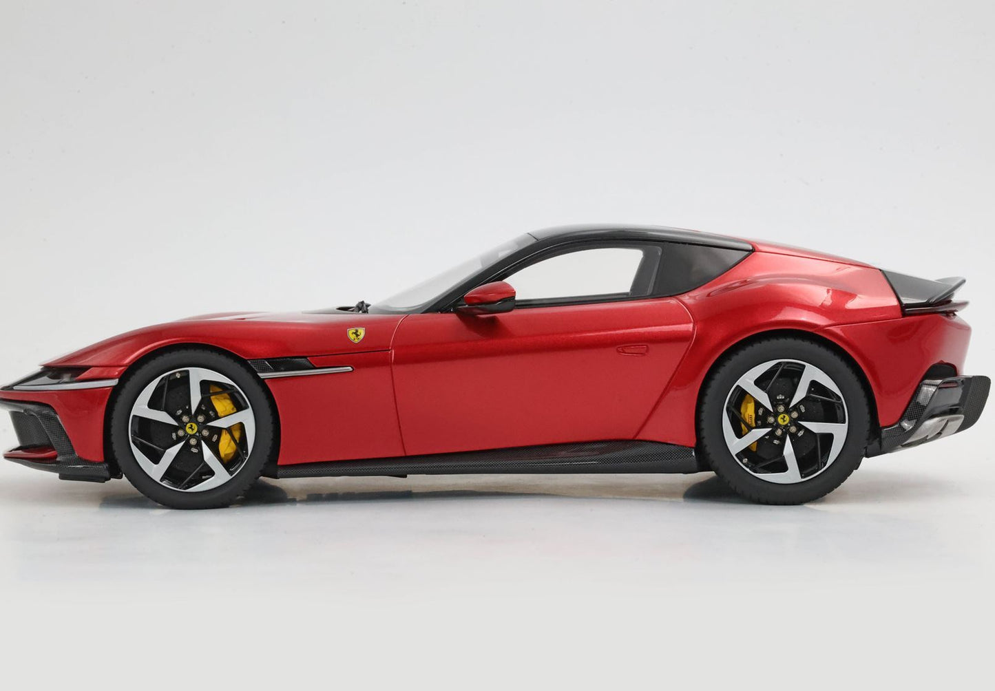 FERRARI 12CILINDRI TETTO PANORAMICO ROSSO IMOLA - Vroomi