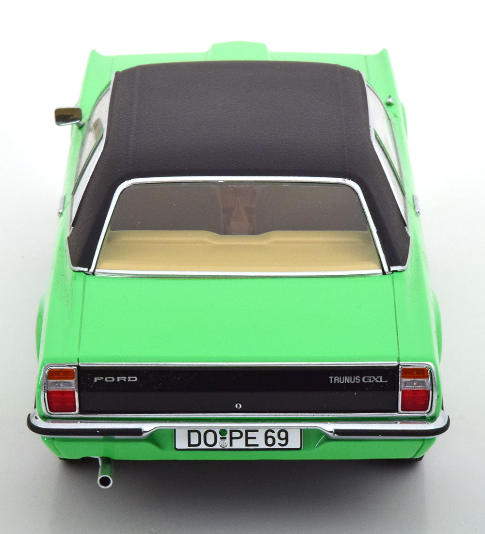 FORD TAUNUS GXL SEDAN VINYL ROOF SQUARE HEADLIGHTS LIGHT GREEN MATT BLACK 1971