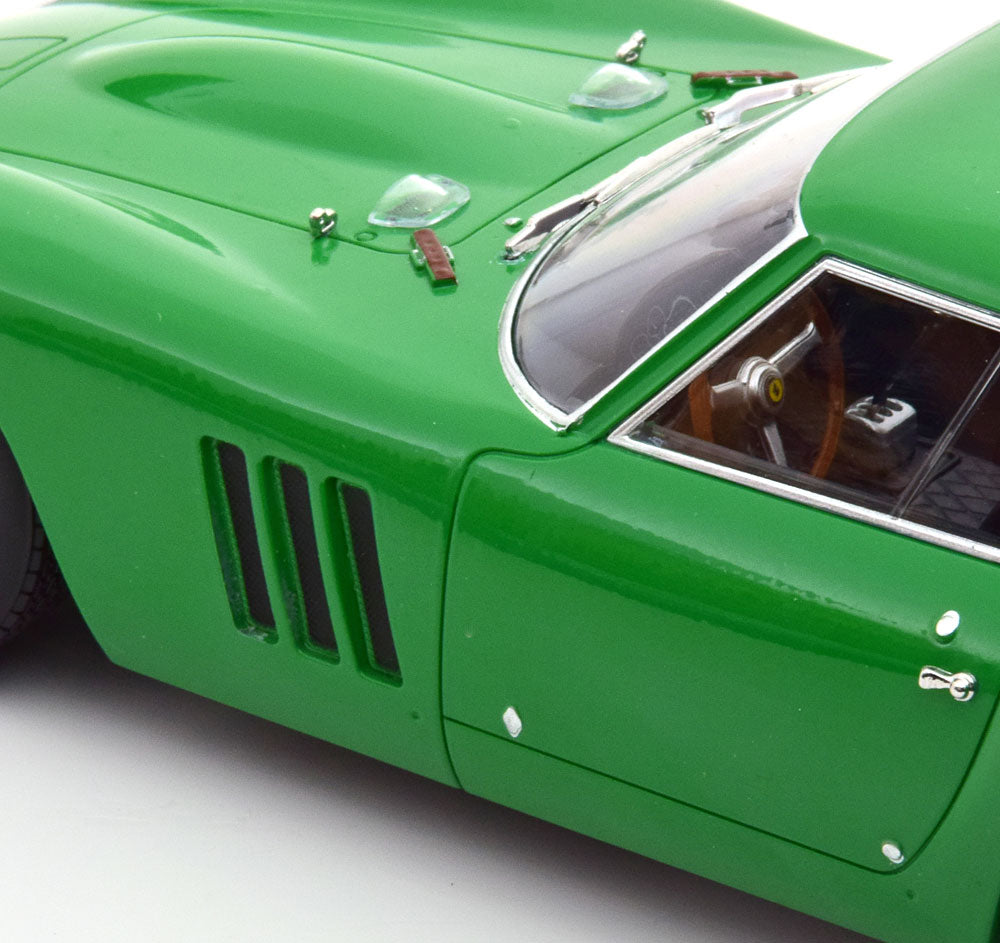 FERRARI 250 GTO 1962 GREEN &amp; YELLOW WITH 4 DIFFERENT DECAL SETS