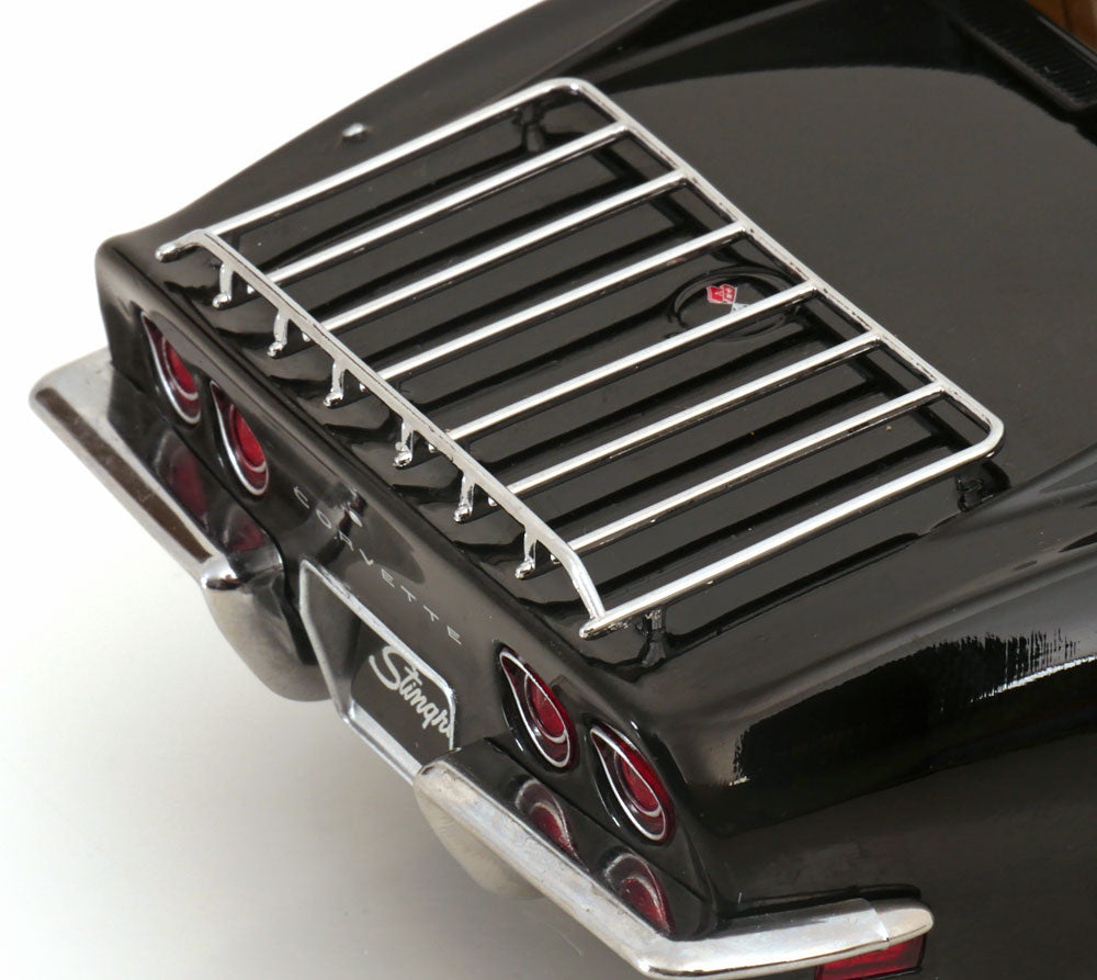CHEVROLET CORVETTE C3 BLACK 1972 WITH REMOVABLE ROOF PARTS