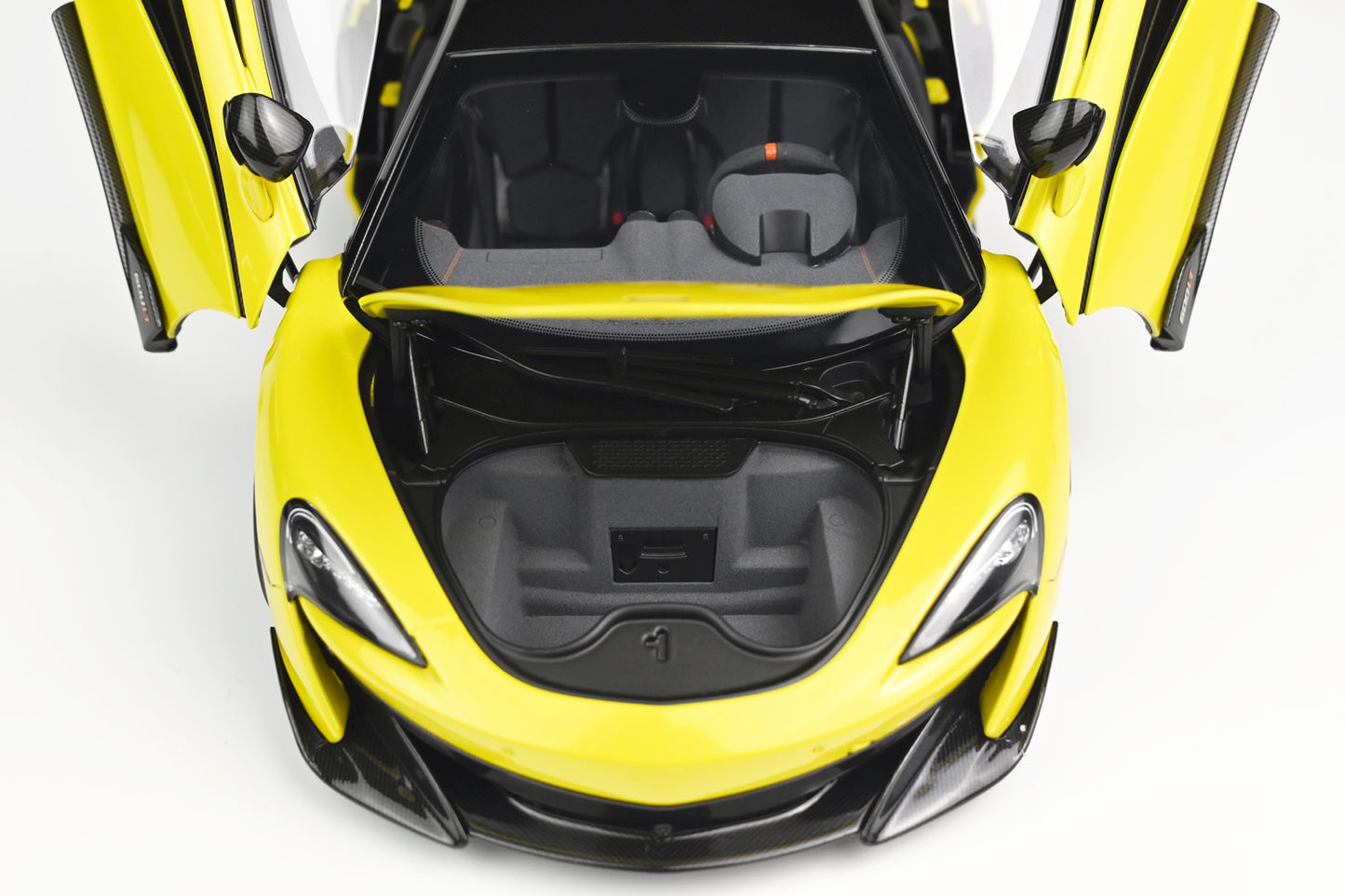 McLAREN 600LT YELLOW