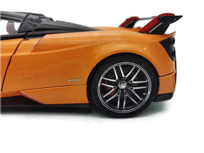 PAGANI HUAYRA BC ROADSTER ORANGE