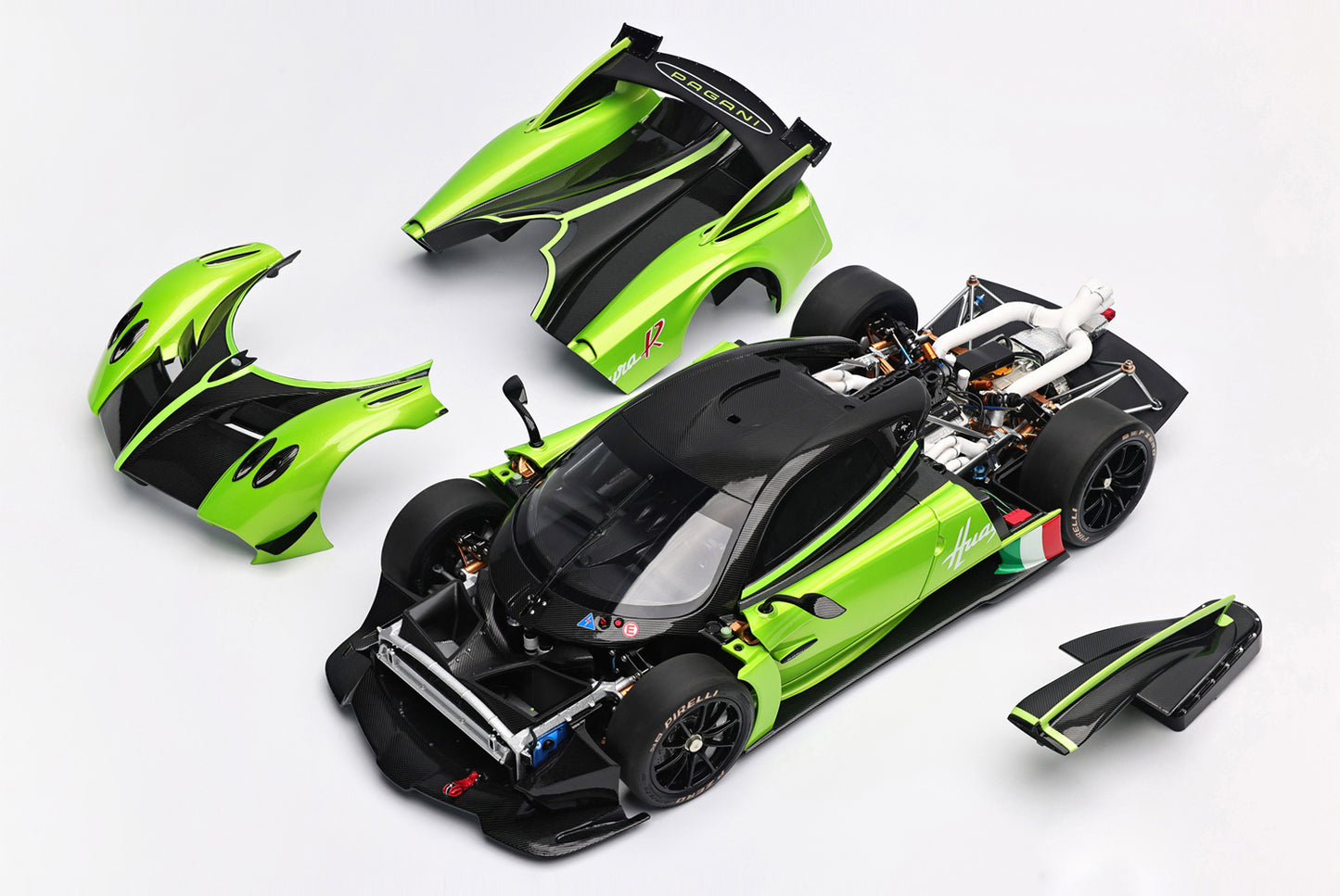 PAGANI HUAYRA R GREEN & CARBON FIBER