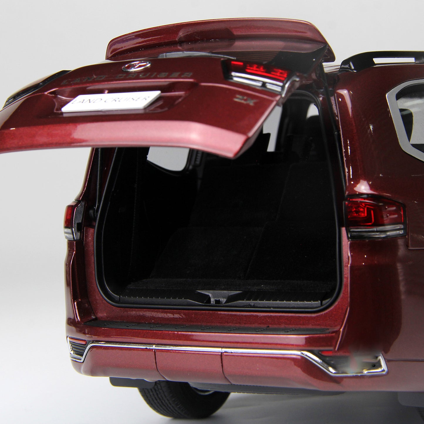 TOYOTA LAND CRUISER 300-ZX RED