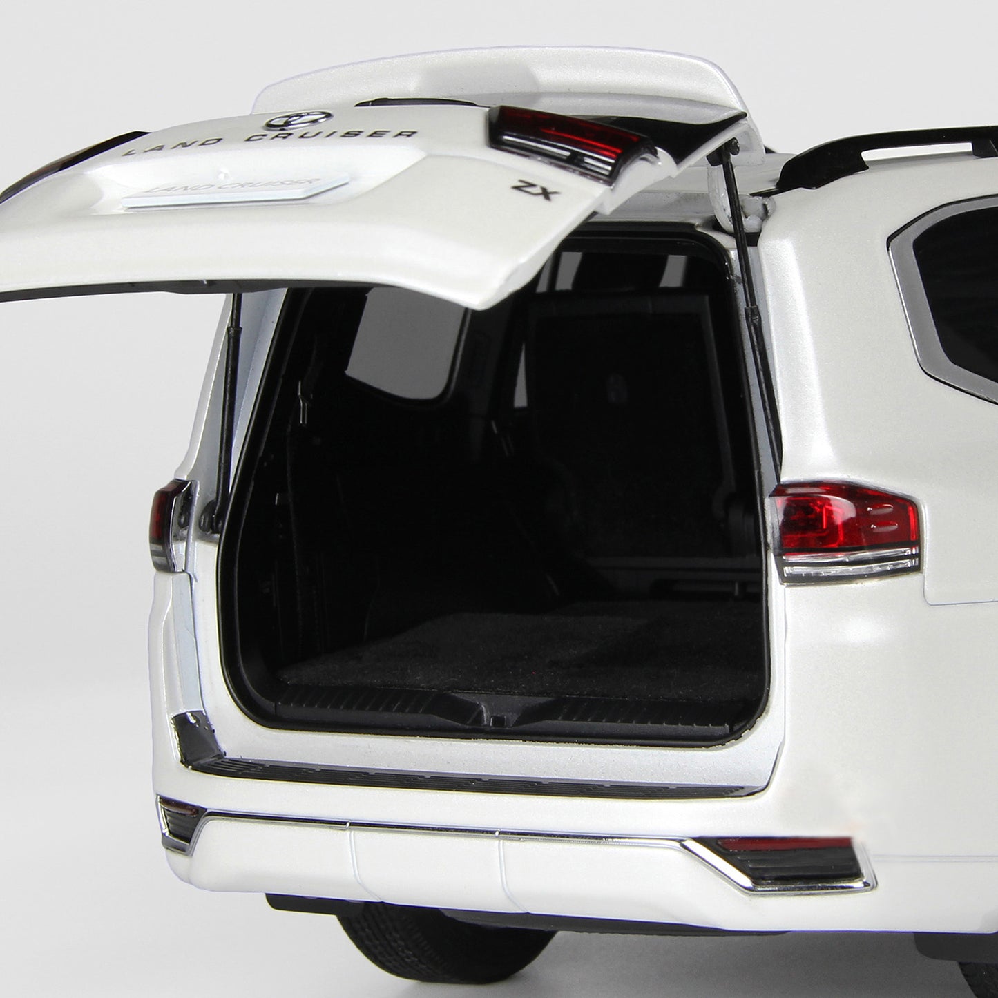 TOYOTA LAND CRUISER 300-ZX WHITE