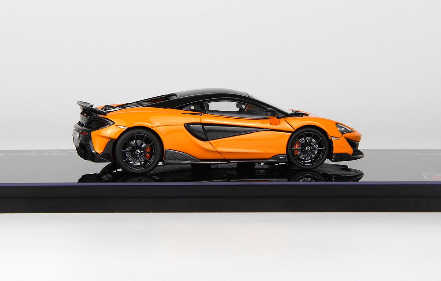 McLAREN 600LT ORANGE