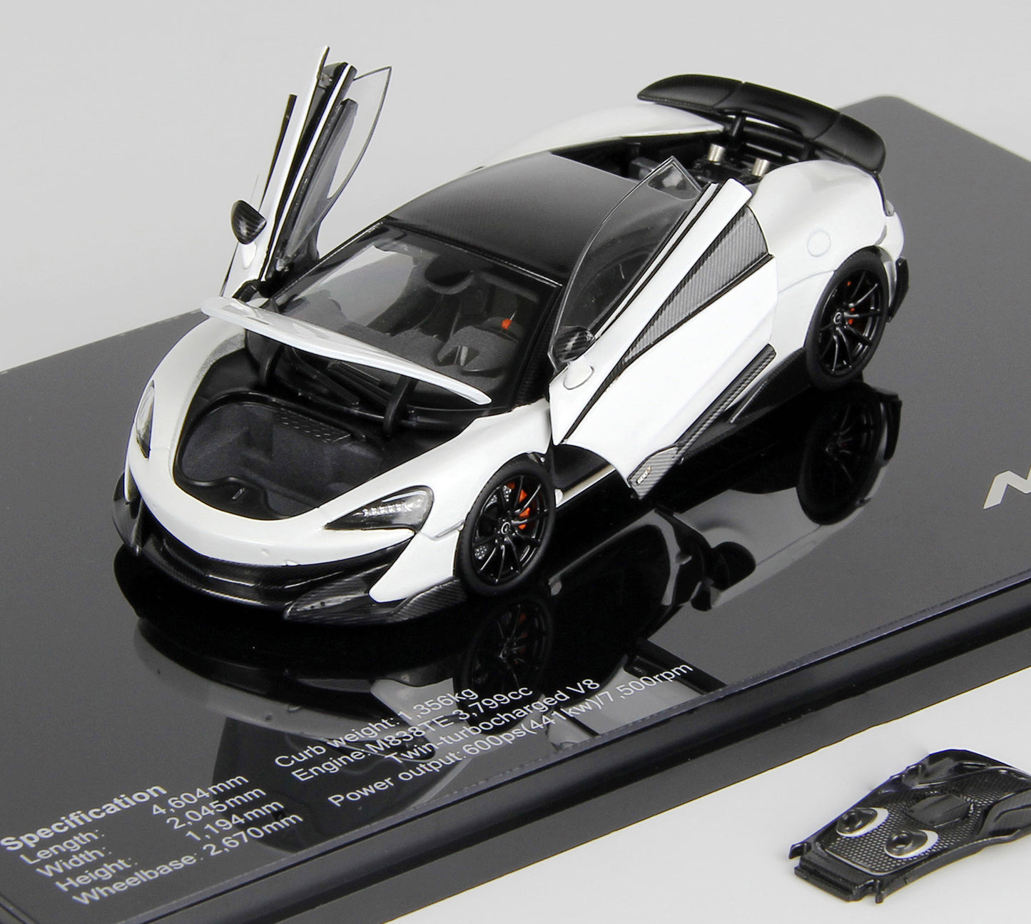 McLAREN 600LT WHITE