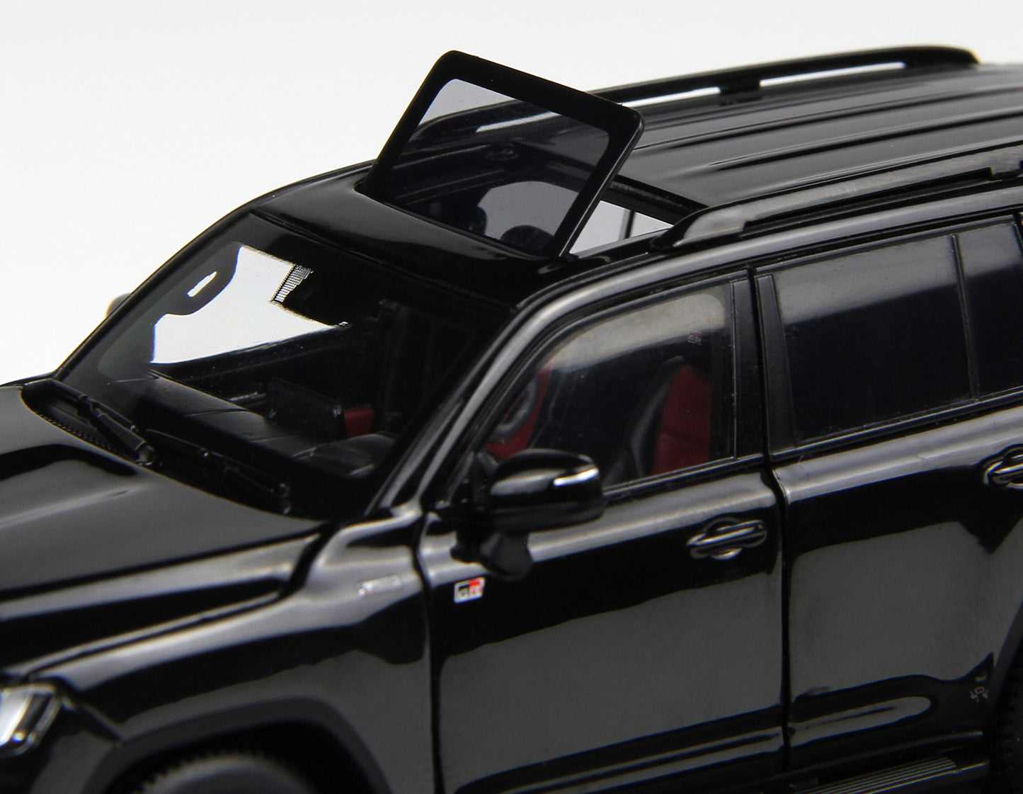 TOYOTA LAND CRUISER 300-GR SPORT BLACK