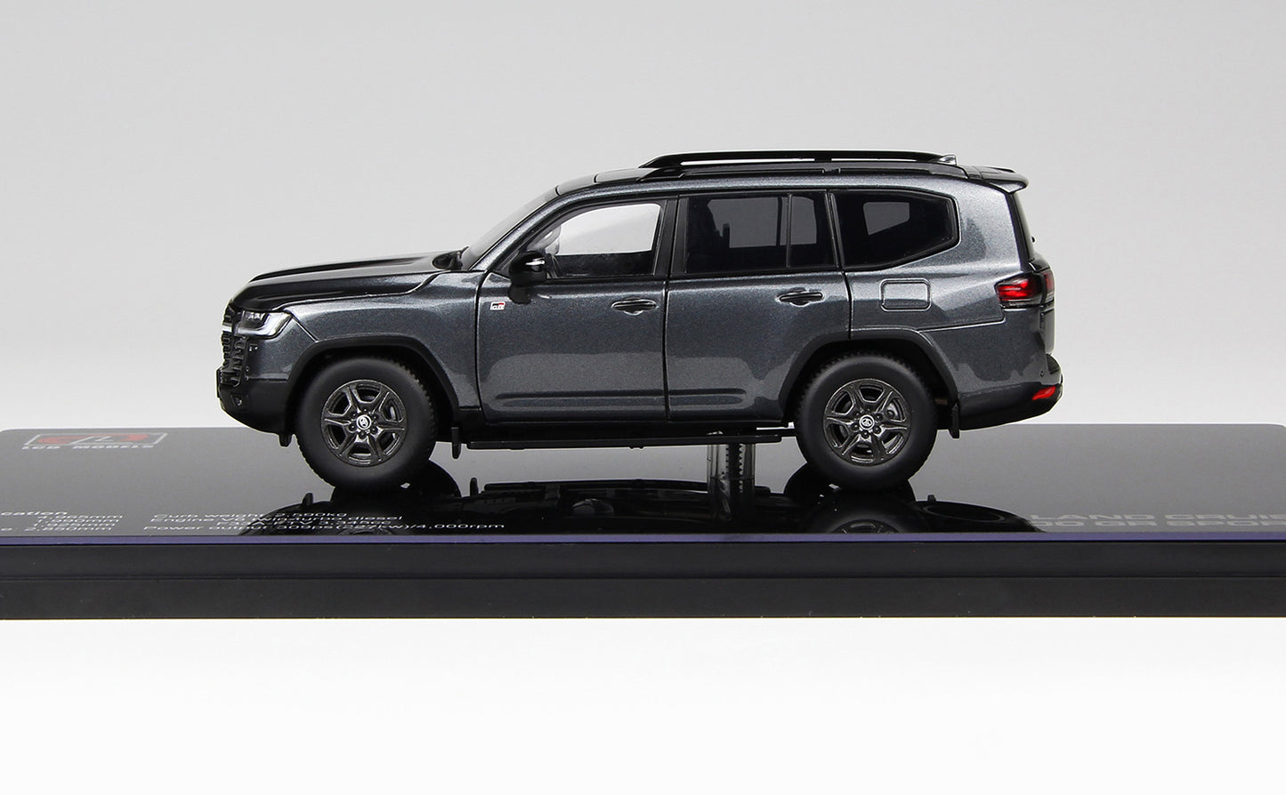 TOYOTA LAND CRUISER 300-GR SPORT GREY