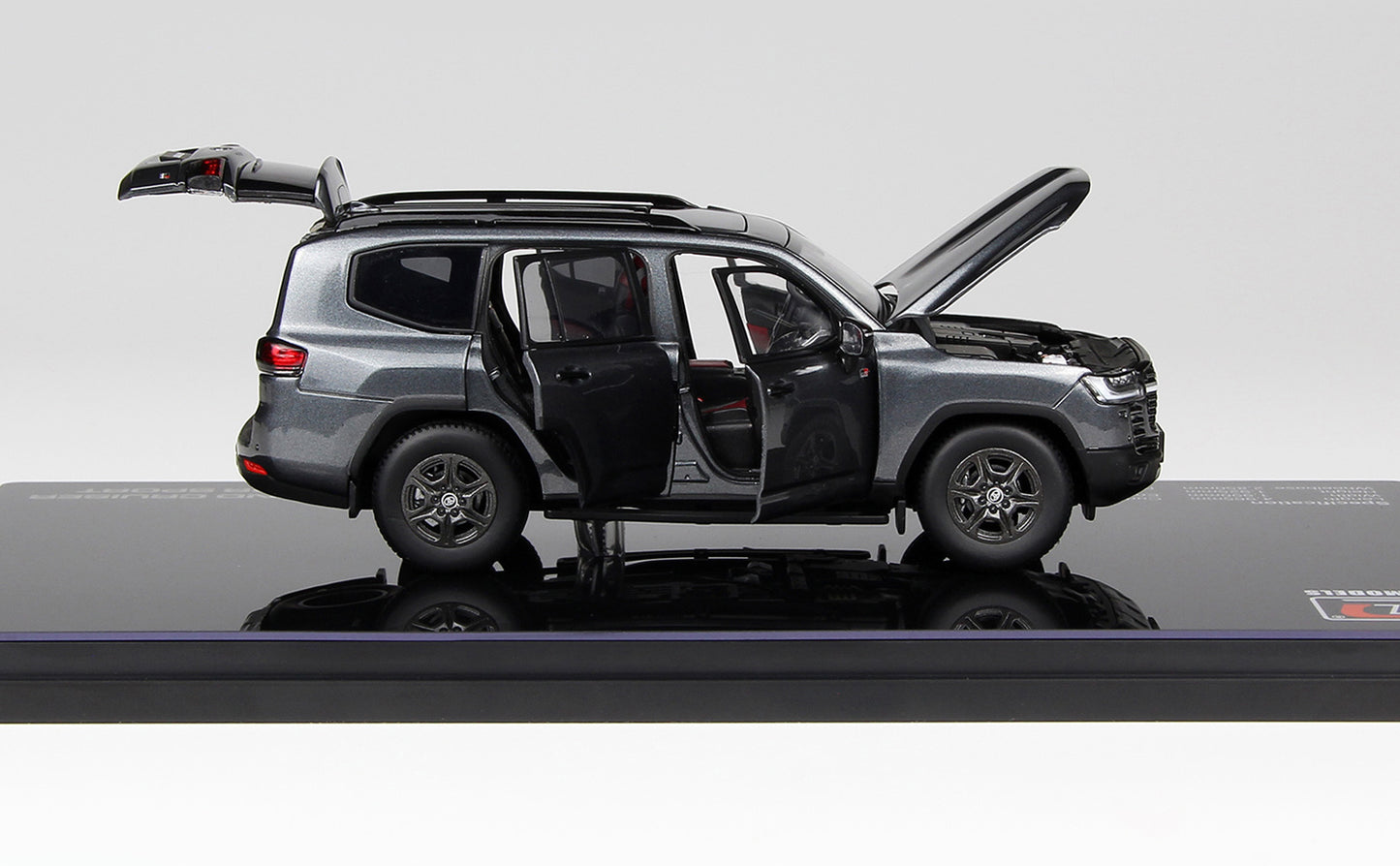 TOYOTA LAND CRUISER 300-GR SPORT GREY