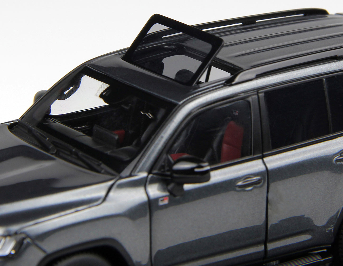 TOYOTA LAND CRUISER 300-GR SPORT GREY