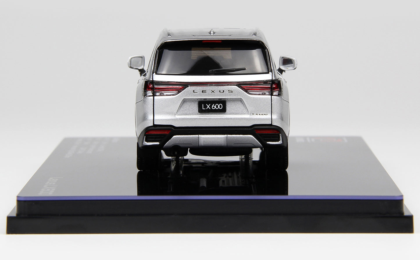 LEXUS LX600 SILVER