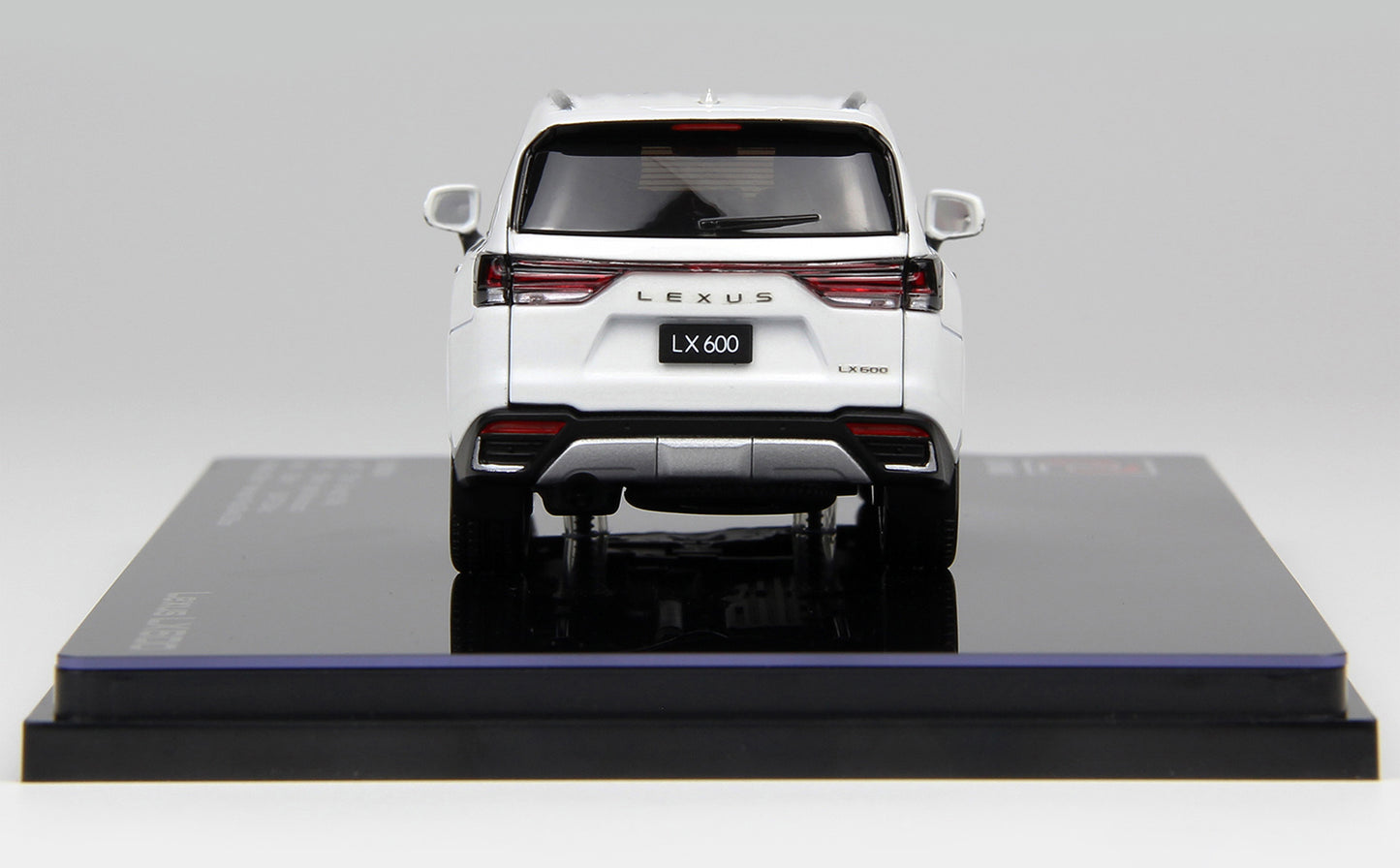 LEXUS LX600 WHITE