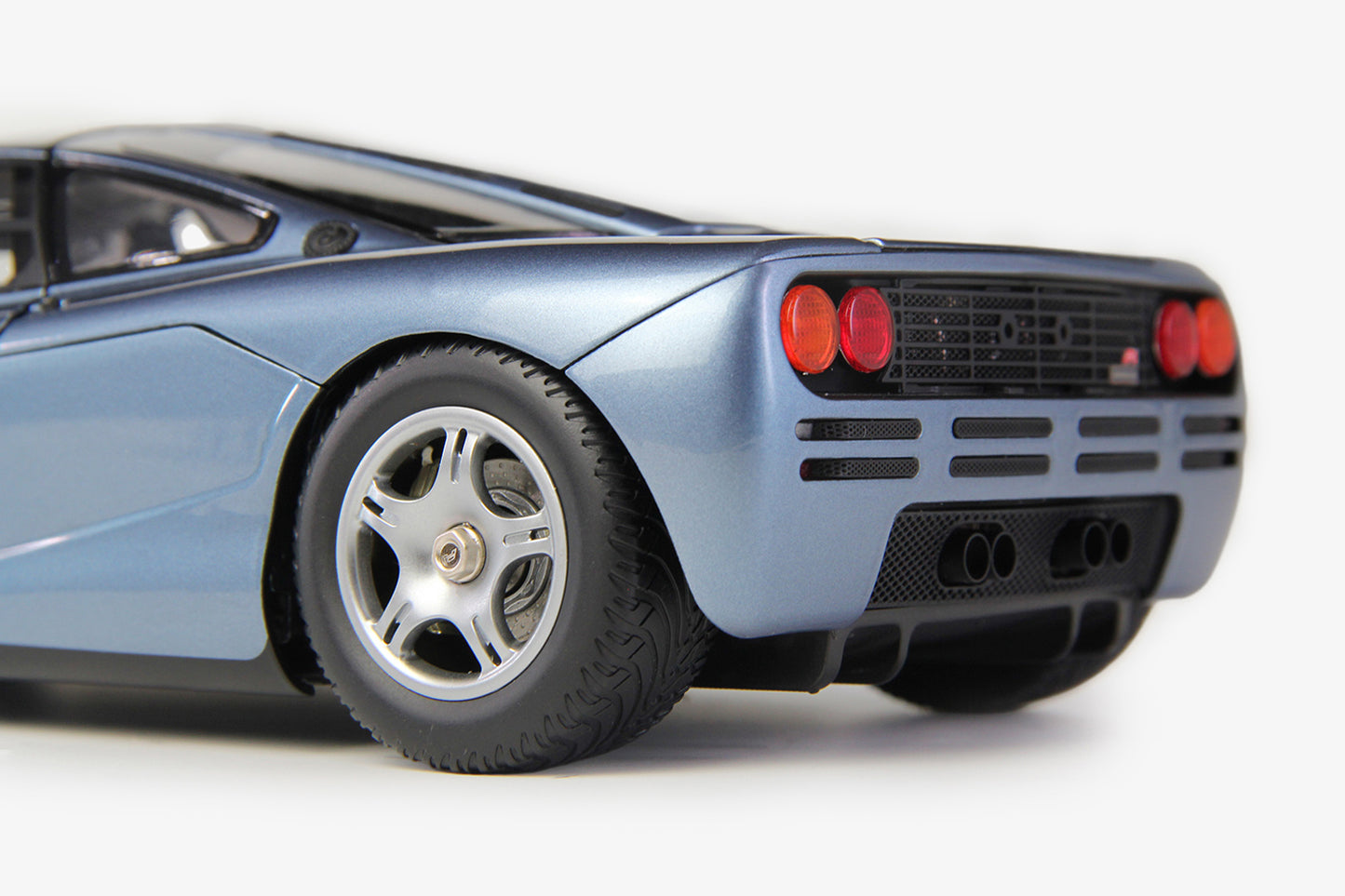 McLAREN F1 LIGHT BLUE METALLIC