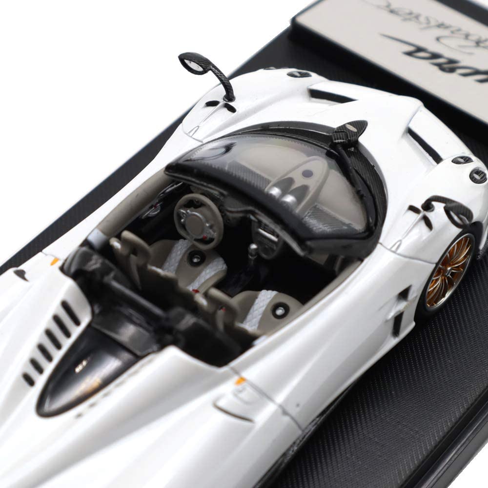 PAGANI HUAYRA ROADSTER WHITE
