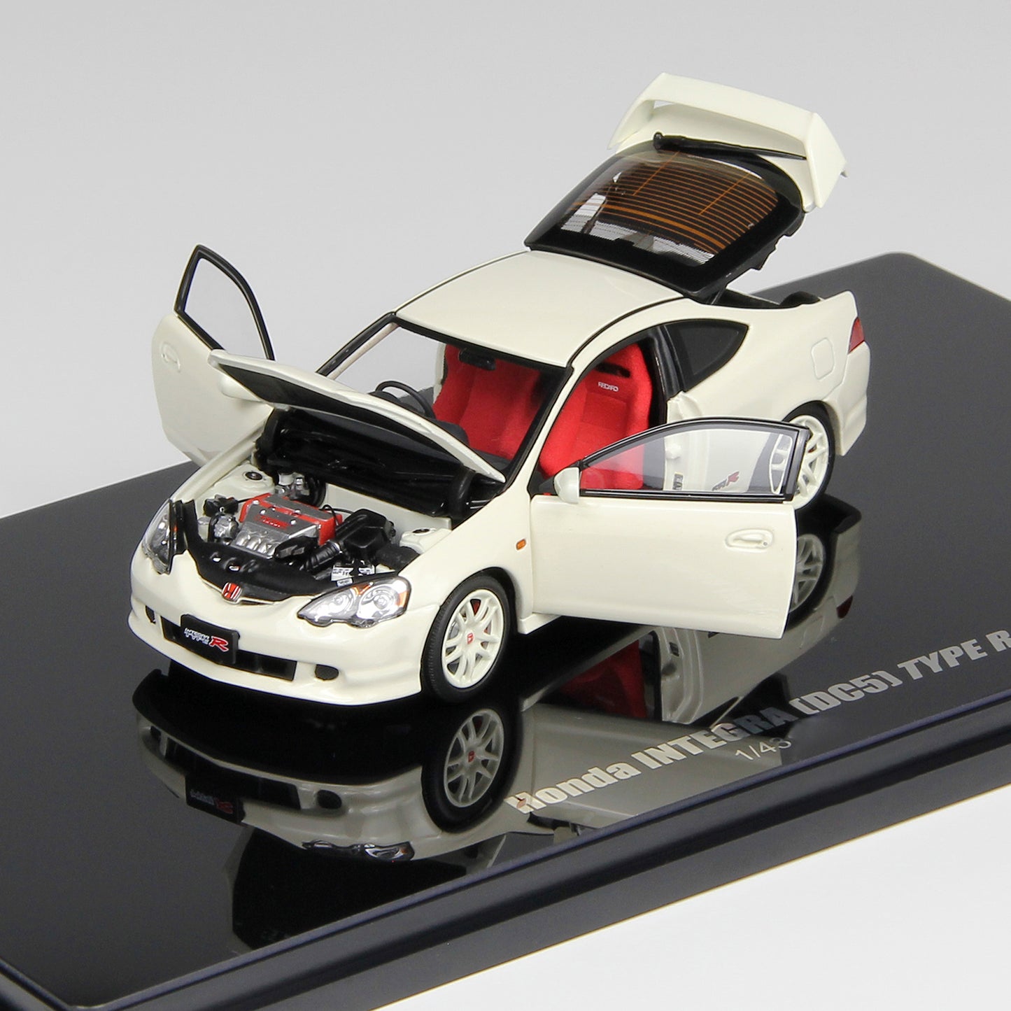 HONDA INTEGRA DC5 TYPE-R CHAMPION WHITE