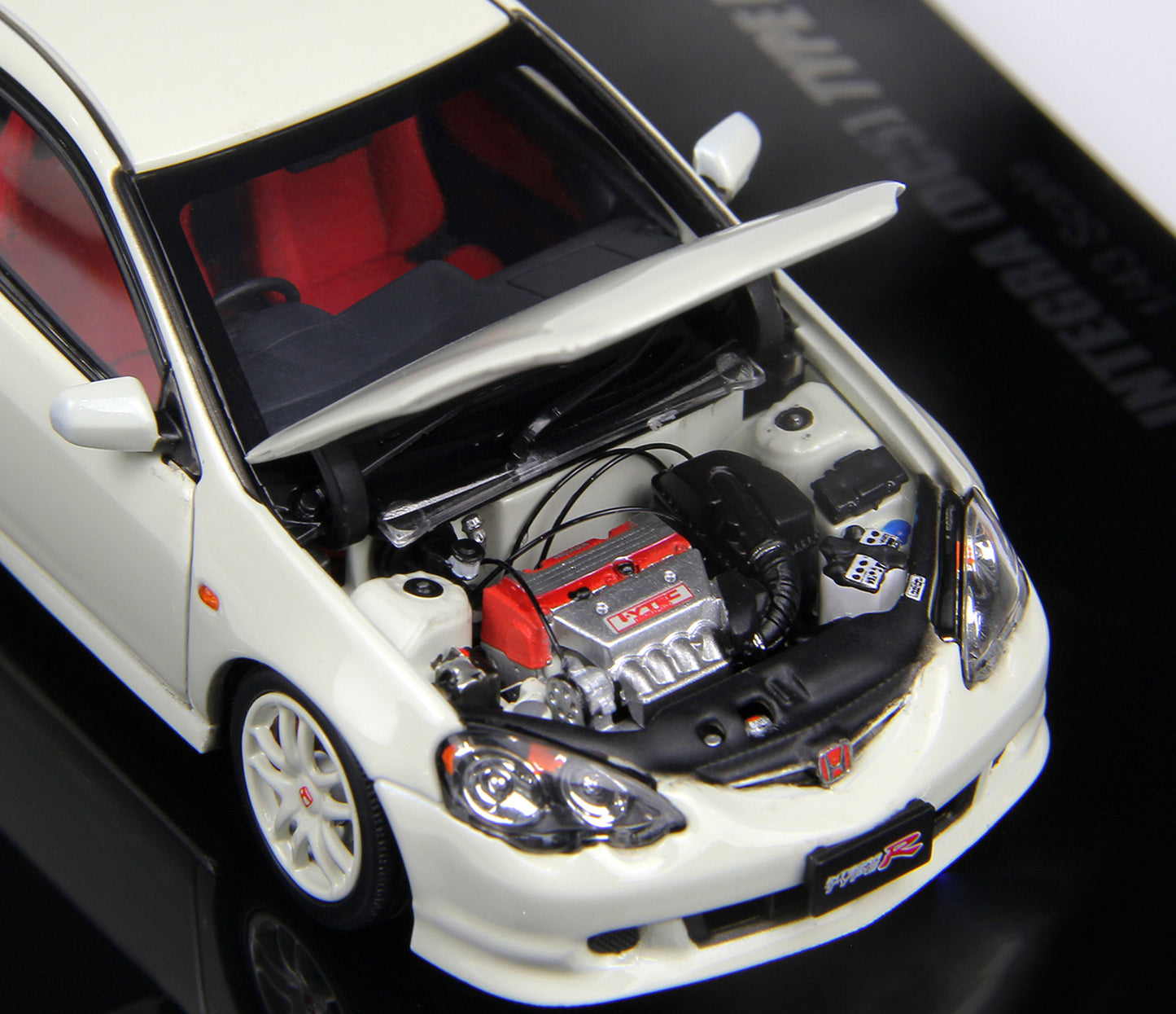 HONDA INTEGRA DC5 TYPE-R CHAMPION WHITE