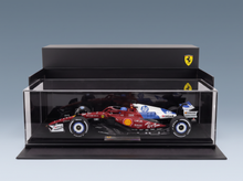 FERRARI - F1  SF-25 TEAM SCUDERIA FERRARI HP N 16 MIAMI GP 2025 CHARLES LECLERC - CON VETRINA - WITH SHOWCASE - RED BLUE WHITE