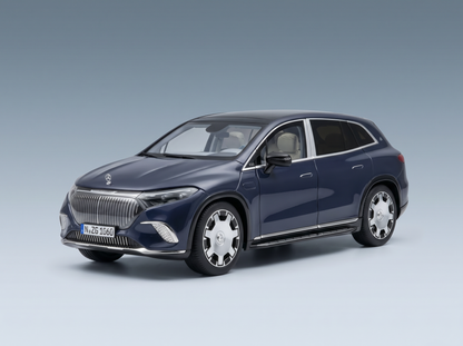 Blaues Mercedes-Benz EQS SUV-Modellauto von Vroomi, das sich durch ein elegantes Design und detailreiche Verarbeitung auszeichnet.