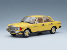 MERCEDES BENZ - CLASE E 230E (W123) 1975 - AMARILLO