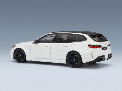 BMW – 5er M5 TOURING G99) SW Kombi 2024 – Weiß