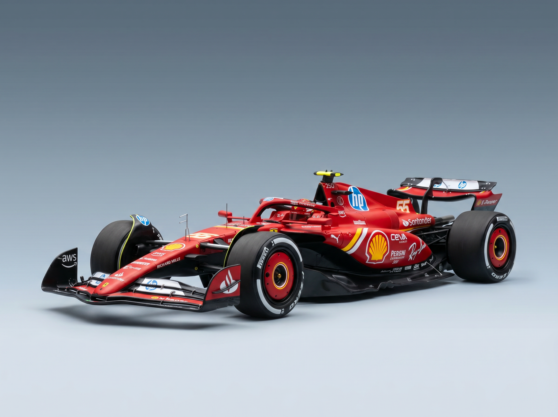 Rotes Ferrari-F1-Modellauto im Maßstab 1:1 mit Shell- und HP-Logos, präsentiert von Vroomi für Sammler.