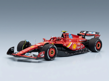Rotes Ferrari-F1-Modellauto mit den Logos von Shell, HP und Santander, präsentiert von Vroomi für Sammler.