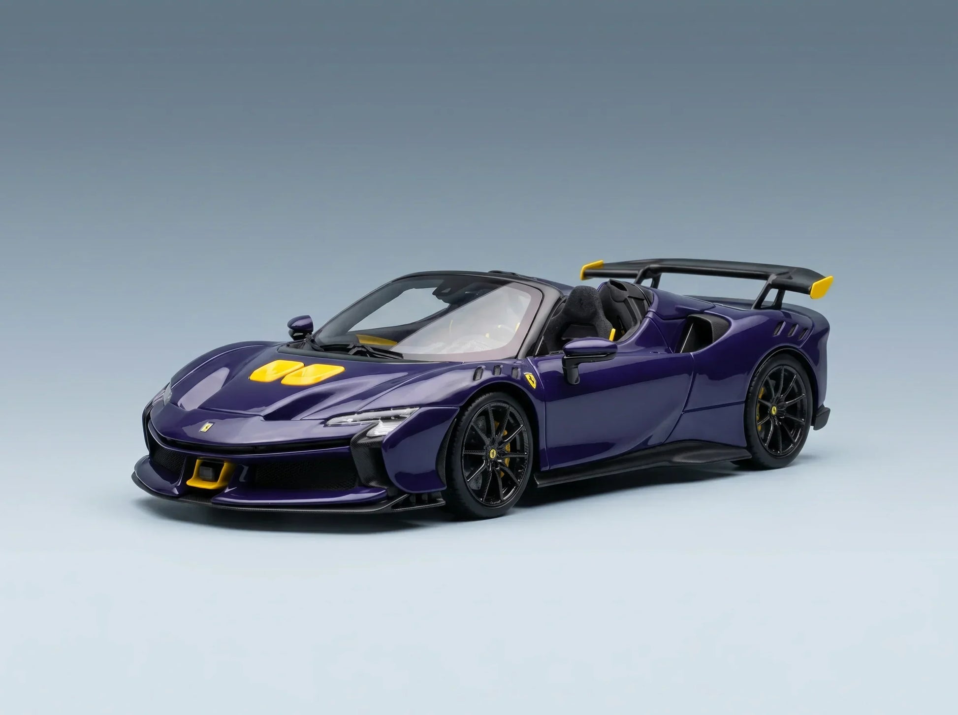 FERRARI - SF90 XX STRADALE SPIDER 2024 - BLU ELETTRICO - BLEU, JAUNE, NOIR - Boutique de modèles réduits Vroomi
