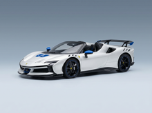 FERRARI - SF90 XX STRADALE SPIDER 2024 - CON VETRINA - WITH SHOWCASE - ARGENTO NURBURGRING - SILVER BLUE BLACK Vroomi Scale model cars Shop