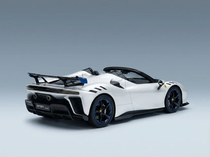 FERRARI - SF90 XX STRADALE SPIDER 2024 - AVEC VITRINE - ARGENTO NURBURGRING - ARGENT, BLEU, NOIR - Boutique de modèles réduits Vroomi