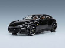 FERRARI – PUROSANGUE SUV 2022 – MIT VITRINE – NERO PUROSANGUE – SCHWARZ METALLIC