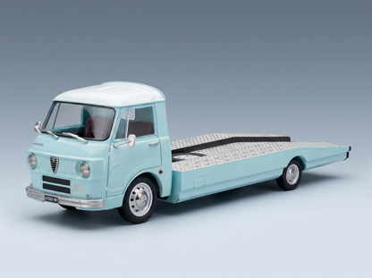 ALFA ROMEO - A12 (F12) CARRO ATTREZZI PRIMA SERIE 1967 - TOW TRUCK - ABSCHLEPPWAGEN - DEPANNEUSE - LIGHT BLUE WHITE Scale model car on Vroomi