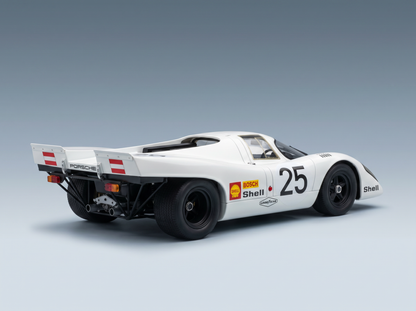 Weißes Porsche 917K-Modellauto im Maßstab mit Shell- und Bosch-Lackierung, Startnummer 25, von Vroomi
