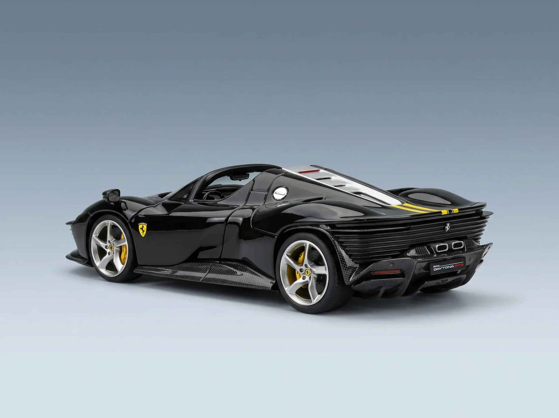 FERRARI - DAYTONA SP3 SERIE ICONA OPEN ROOF 2022 - VERDE BRITISH - GROEN GEEL Vroomi Schaalmodellenwinkel