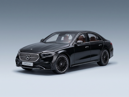 Black Mercedes-Benz E-Klasse scale model car from Vroomi, featuring detailed grille and alloy wheels.
