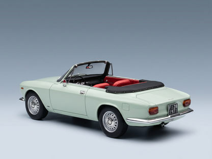 ALFA ROMEO - GIULIA 1600 GTC CABRIOLET DESCAPOTABLE 1964 – INTERIOR ROJO - AZZURRO SPAZIO - AZUL CLARO Maqueta de coche en Vroomi