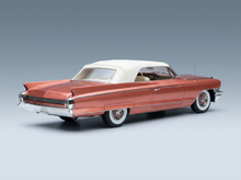 CADILLAC - ELDORADO BIARRITZ DESCAPOTABLE CON CAPOTA 1962 - ROSA METALIZADO Maqueta de coche en Vroomi
