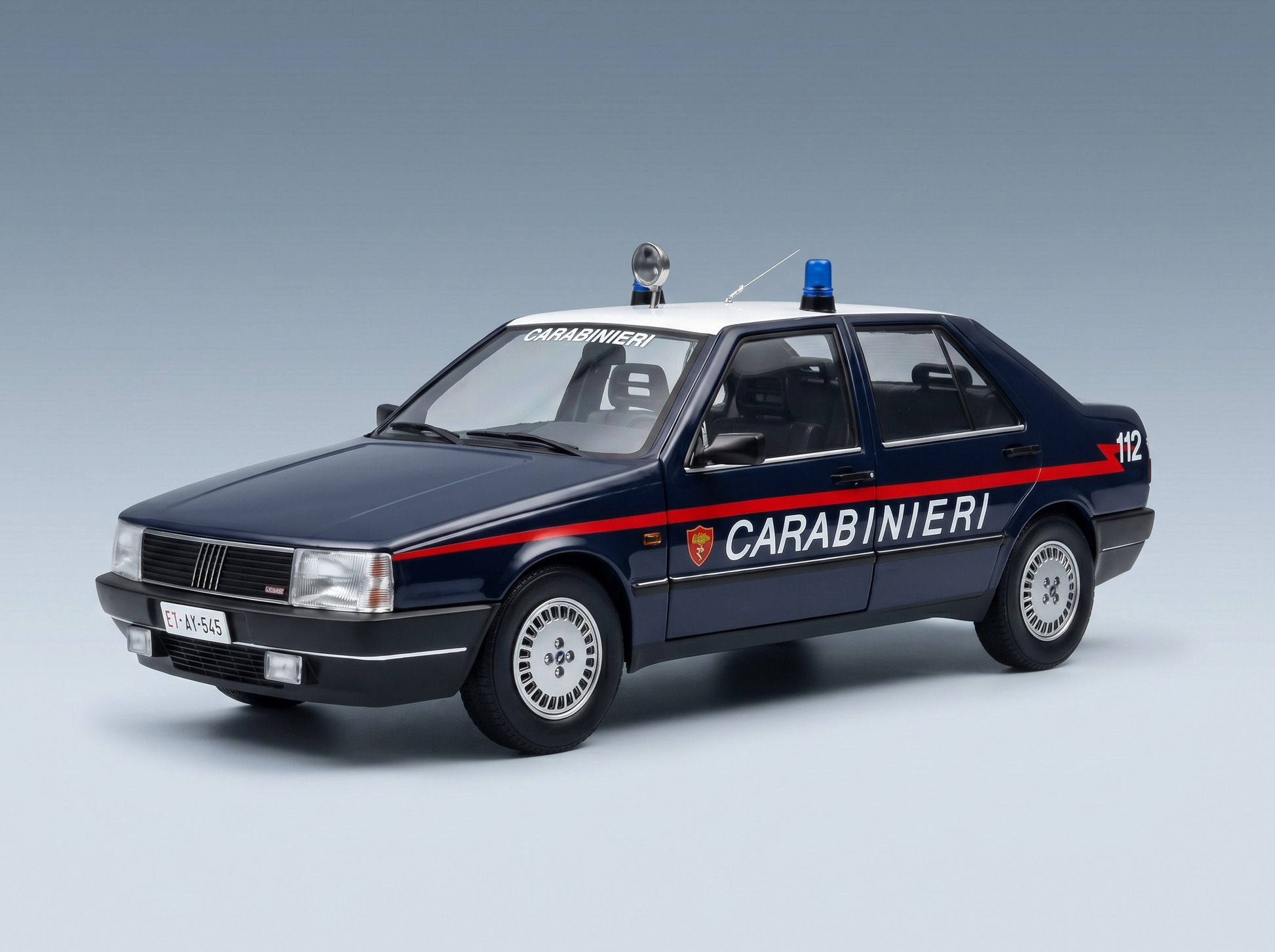 FIAT - CROMA 2.0 TURBO IE CARABINIERI 1988 POLICÍA - AZUL Y BLANCO Maqueta de coche en Vroomi