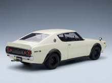 NISSAN – SKYLINE 2000 GT-R (KPGC110) COUPÉ 1973 – WEISS Vroomi Modellautos-Shop