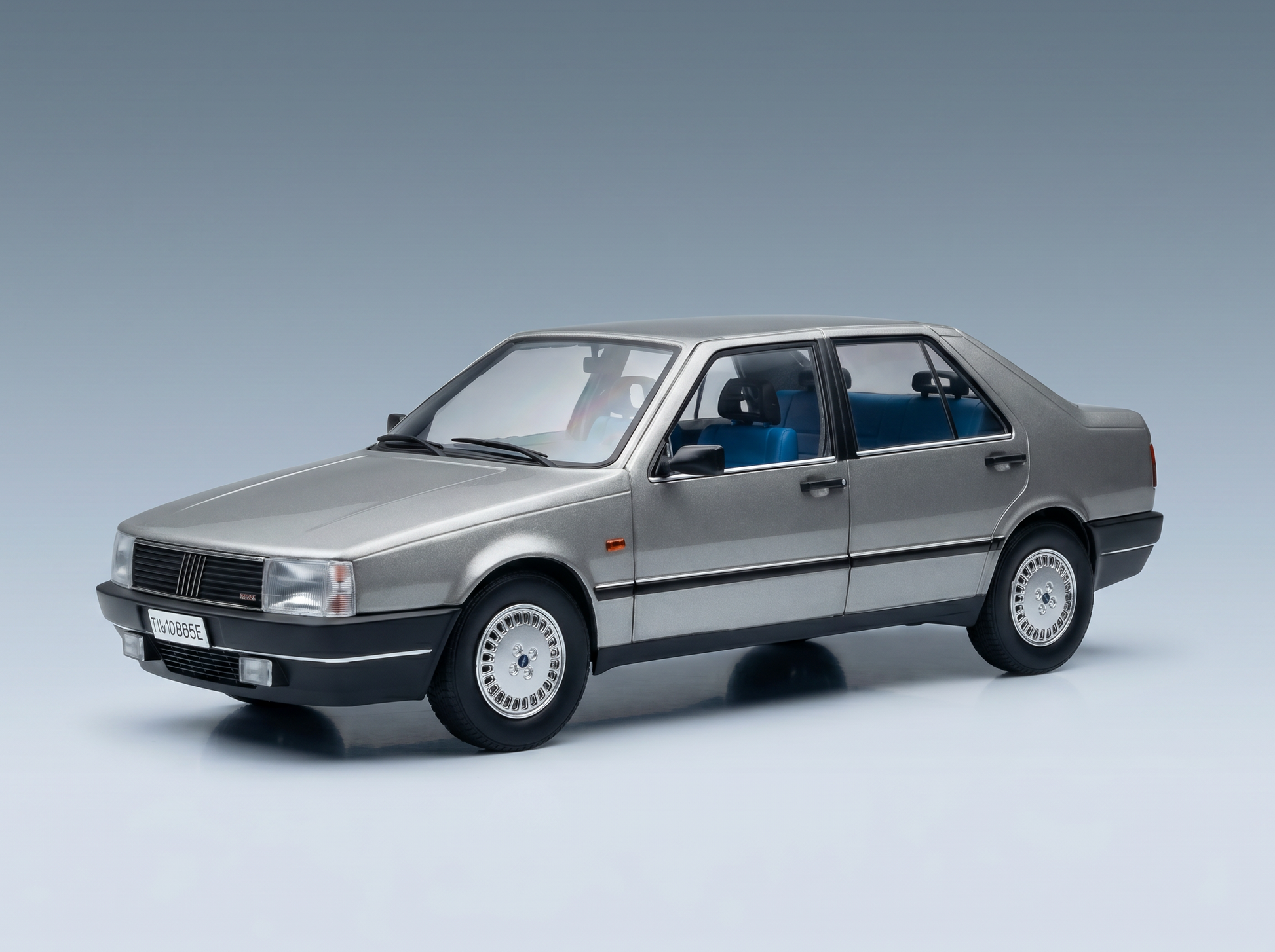 FIAT - CROMA 2.0 TURBO IE 1985 - GRIGIO POLARE METALLIZZATO - modellino in scala 1:68 modellino Vroomi