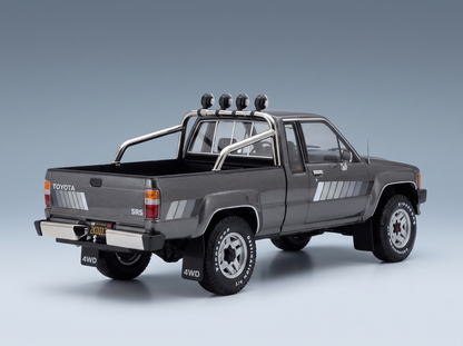 TOYOTA - HILUX PICK-UP TRUCK XTRA CAB 4x4 1985 - GREY