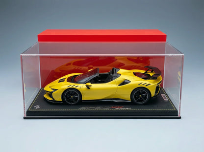 FERRARI - SF90 XX STRADALE SPIDER 2024 - AVEC VITRINE - GIALLO MONTECARLO - JAUNE MÉTALLISÉ ET NOIR - Boutique de modèles réduits Vroomi