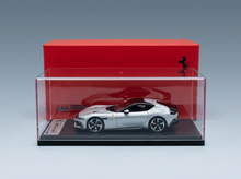 ferrari-12-zylinder-v12-830-cv-2024-bianco-artico-white-met-black-straßenfahrzeuge-489 - Vroomi