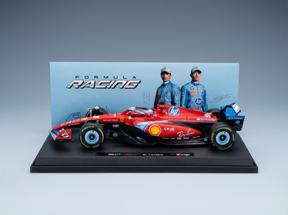 Rotes Ferrari-Formel-1-Modellauto von Vroomi im Maßstab 1:1 mit C. Leclerc-Lackierung und Sponsorenlogos auf einem Ausstellungsständer.