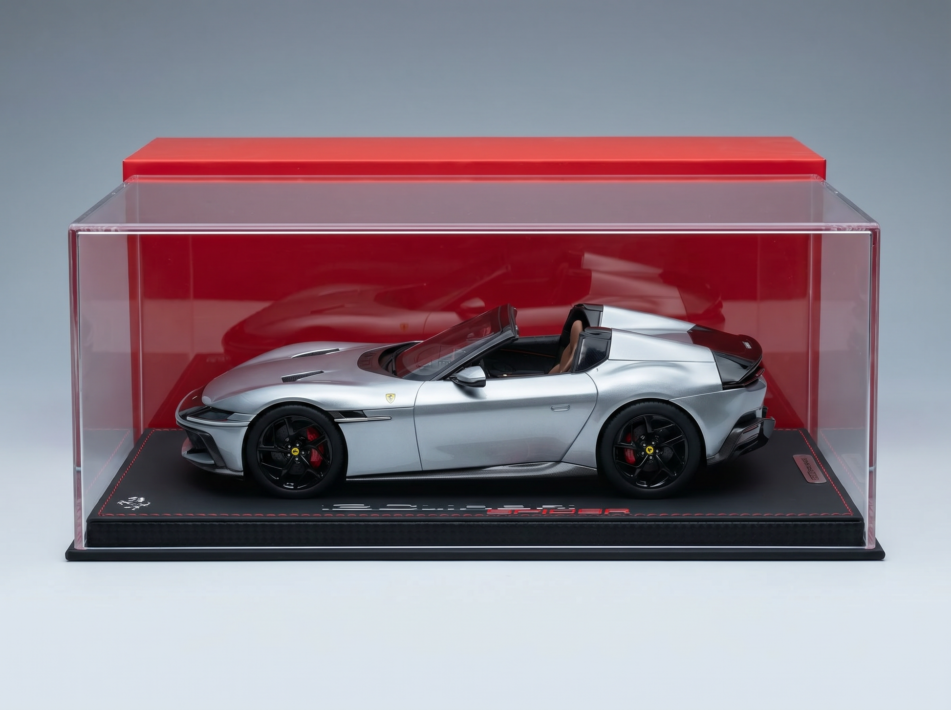 Nano_Banana_Pro_-_Hochwertiges_Studiofoto_eines_Modellautos_im_Maßstab_1:118_vom_Typ_Ferrari_Amalfi__im_Inneren_seines_13 - Vroomi