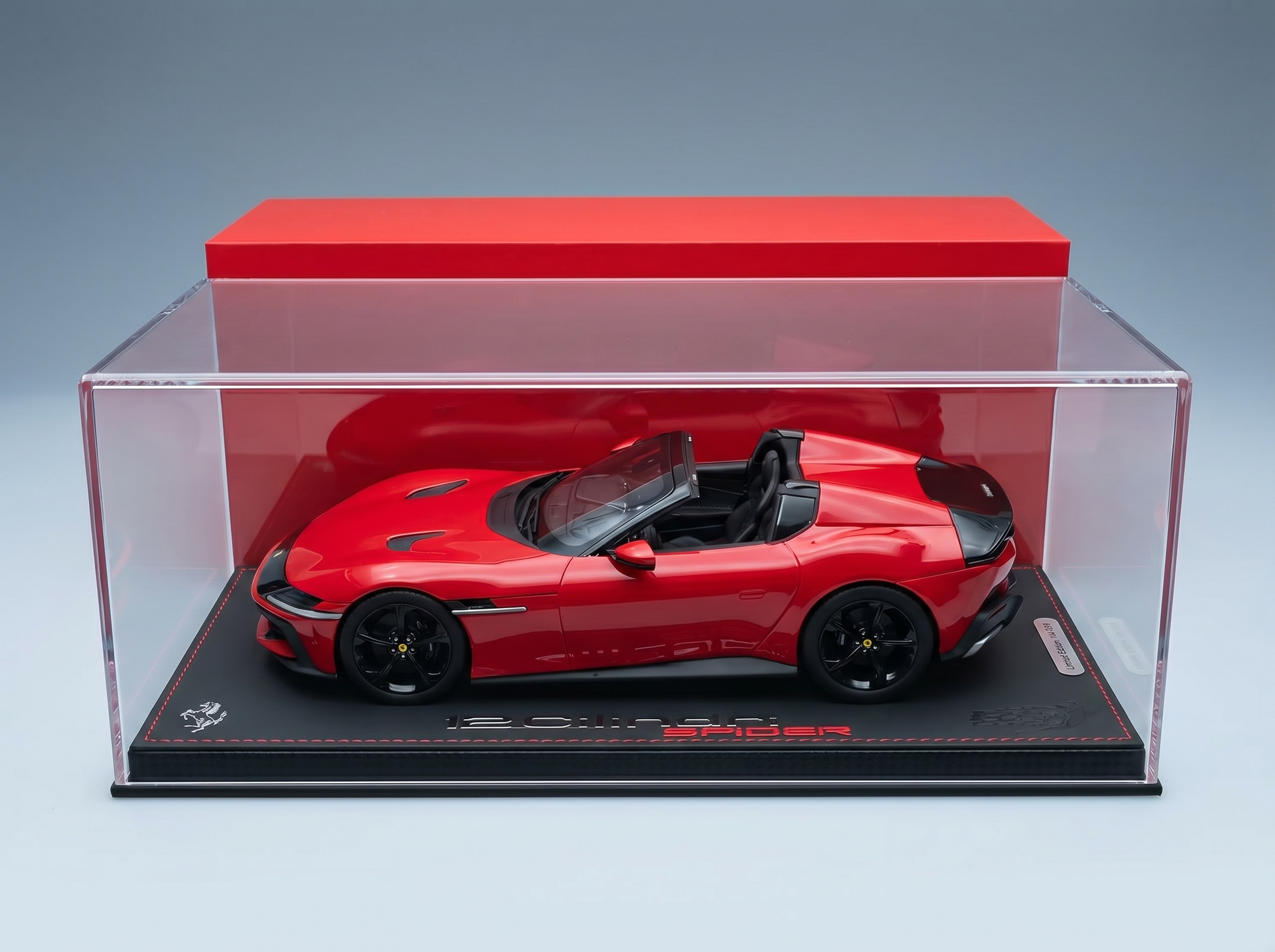 Nano_Banana_Pro_-_Hochwertiges_Studiofoto_eines_Modellautos_im_Maßstab_1:118_vom_Typ_Ferrari_Amalfi__im_Inneren_seines_15 - Vroomi