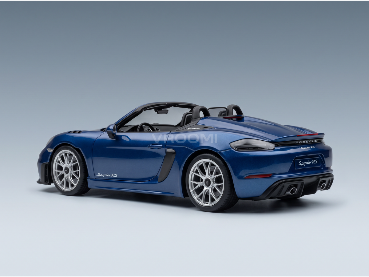 Porsche 718 (982) Spyder RS 2024 with Showcase Spark Model 1:18 scale model - image 3