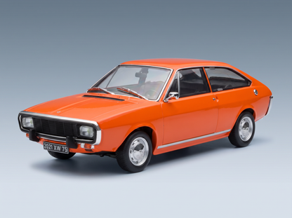 Vroomi-Modellauto: leuchtend orangefarbenes klassisches Coupé mit Chromdetails und dem Kennzeichen „XW 75“ aus dem Jahr 2021