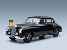 MERCEDES-BENZ – 300B (W186) LIMOUSINE 1955 PRIVATFAHRZEUG VON KONRAD ADENAUER – SCHWARZ