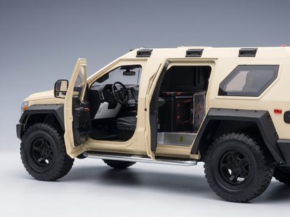 Beiges, gepanzertes SUV-Modellauto mit geöffneten Türen, detailgetreuem Innenraum und schwarzen Rädern — Vroomi